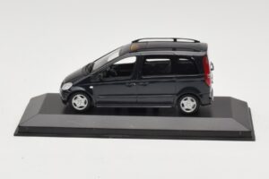Mercedes Vaneo Mörkblå Minichamps 1:43 400031200 Metall