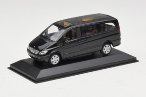 Mercedes Viano W639 Atlantis Blue Minichamps 1:43 B67871200 Metall — bild 2 av 4