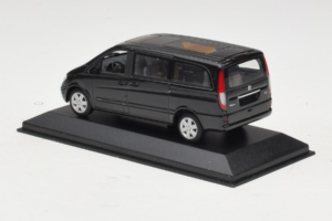 Mercedes Viano W639 Atlantis Blue Minichamps 1:43 B67871200 Metall — bild 3 av 4
