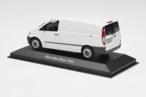 Mercedes Vito Arctic Vit Minichamps 1:43 B66960524 Metall — bild 3 av 4
