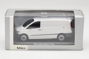 Mercedes Vito Arctic Vit Minichamps 1:43 B66960524 Metall — bild 4 av 4