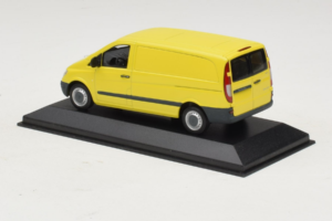 Mercedes Vito W638 Gul Minichamps 1:43 B67871200-R1 Metall — bild 3 av 4
