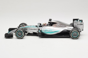Mercedes W06 #44 L. Hamilton F1 World Champion 2015 Dealer Edition Minichamps 1:18 B66960539 Metall — bild 3 av 7
