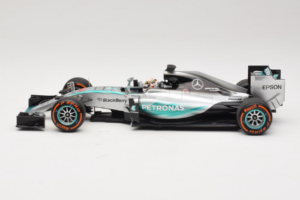 Mercedes W06 #44 L. Hamilton Mercedes AMG Petronas Japanese Grand Prix Winner 2015 Minichamps 1:18 110150344 Metall — bild 3 av 7
