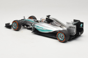 Mercedes W06 #44 L. Hamilton Mercedes AMG Petronas Japanese Grand Prix Winner 2015 Minichamps 1:18 110150344 Metall — bild 5 av 7