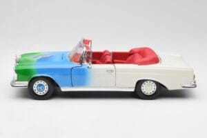 Mercedes 280SE W108 Tricolor Maisto 1:18 56014 Metall — bild 4 av 8
