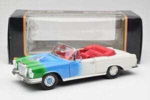 Mercedes 280SE W108 Tricolor Maisto 1:18 56014 Metall — bild 8 av 8