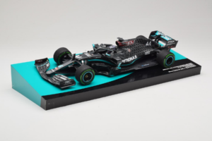 Mercedes W11 #44 L. Hamilton Mercedes AMG Petronas Turkish Grand Prix Winner World Champion 2020 Minichamps 1:18 113201444 Re — bild 2 av 7