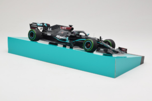 Mercedes W11 #44 L. Hamilton Mercedes AMG Petronas Turkish Grand Prix Winner World Champion 2020 Minichamps 1:18 113201444 Re — bild 4 av 7
