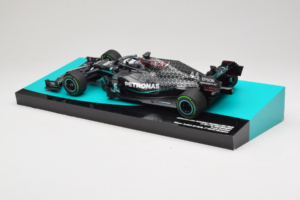 Mercedes W11 #44 L. Hamilton Mercedes AMG Petronas Turkish Grand Prix Winner World Champion 2020 Minichamps 1:18 113201444 Re — bild 5 av 7