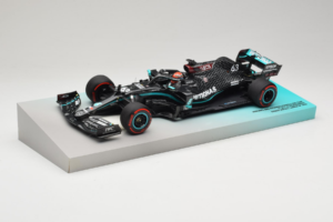 Mercedes W11 #63 G. Russell Mercedes AMG Petronas Sakhir Grand Prix 2020 Minichamps 1:18 113201663 Resin — bild 2 av 7