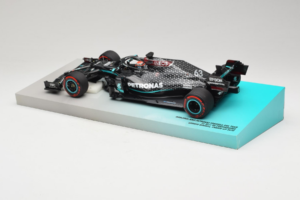 Mercedes W11 #63 G. Russell Mercedes AMG Petronas Sakhir Grand Prix 2020 Minichamps 1:18 113201663 Resin — bild 5 av 7