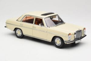 Mercedes W115 Strich 8 Gräddfärgad Sun Star 1:18 4581 Metall — bild 6 av 8