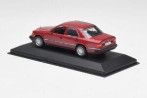 Mercedes 300D W124 Röd Minichamps 1:43 3209 Metall — bild 3 av 4