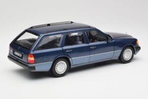 Mercedes 300D W124 T-Modell Nautical Blå Norev 1:18 183962 Metall — bild 3 av 8
