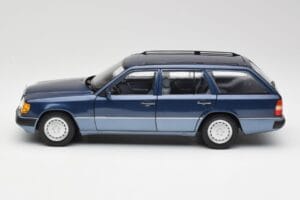 Mercedes 300D W124 T-Modell Nautical Blå Norev 1:18 183962 Metall — bild 4 av 8