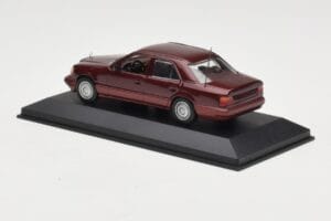 Mercedes W124 Dark Red Metallic Minichamps 1:43 MB002 Metall — bild 3 av 4