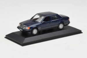 Mercedes W124 Mörkblå Minichamps 1:43 MB006 Metall — bild 2 av 4