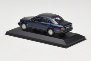 Mercedes W124 Mörkblå Minichamps 1:43 MB006 Metall — bild 3 av 4