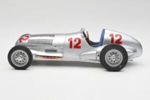 Mercedes W125 #12 R. Caracciola Grand Prix 1937 CMC 1:18 M-052 Metall — bild 3 av 6