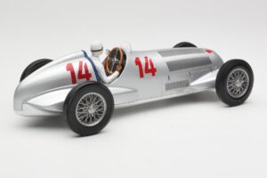 Mercedes W125 #14 Daimler-Benz AG M. von Brauchitsch 2nd Place German GP 1937 Minichamps 1:18 155373114 Metall — bild 2 av 6
