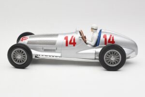 Mercedes W125 #14 Daimler-Benz AG M. von Brauchitsch 2nd Place German GP 1937 Minichamps 1:18 155373114 Metall — bild 3 av 6