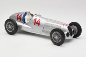 Mercedes W125 #14 Daimler-Benz AG M. von Brauchitsch 2nd Place German GP 1937 Minichamps 1:18 155373114 Metall — bild 4 av 6
