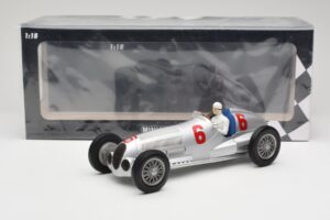Mercedes W125 #6 Daimler-Benz AG R. Caracciola 2nd Place Eifel Race Nurburgring 1937 Minichamps 1:18 155373106 Metall — bild 6 av 6