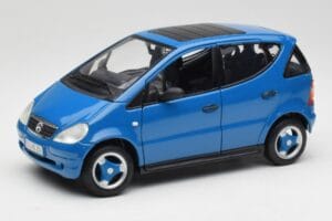 Mercedes A-Class W168 Azure Blå Maisto 1:18 50311 Metall