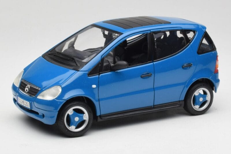 Mercedes A-Class W168 Azure Blå Maisto 1:18 50311 Metall