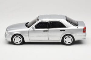Mercedes C36 AMG W202 Silver Metallic Norev 1:18 183380 Metall — bild 4 av 8
