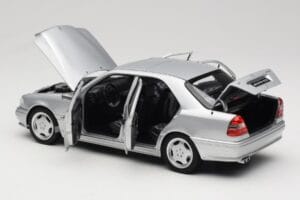 Mercedes C36 AMG W202 Silver Metallic Norev 1:18 183380 Metall — bild 5 av 8