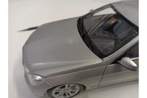 Mercedes E-Klass W212 Avantgarde Iridium Silver Lack Utgåva 1 Minichamps 1:18 B66960212-D1 Metall — bild 8 av 11