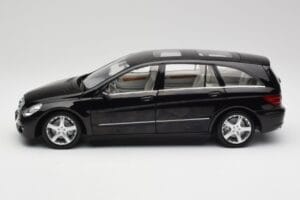 Mercedes R-Class W251 Obsidian Svart Minichamps 1:18 150034601 Metall — bild 4 av 8