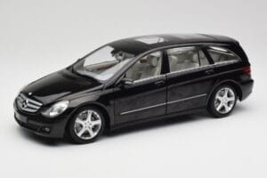 Mercedes R-Class W251 Obsidian Svart Minichamps 1:18 150034601 Metall
