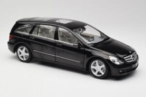 Mercedes R-Class W251 Obsidian Svart Minichamps 1:18 150034601 Metall — bild 6 av 8