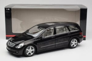 Mercedes R-Class W251 Obsidian Svart Minichamps 1:18 150034601 Metall — bild 8 av 8