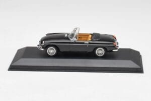 MGB Cabriolet Svart Minichamps 1:43 430131030 Metall