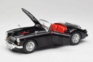MGA English Roadster Svart Revell 1:18 84559091 Metall — bild 2 av 8