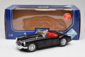 MGA English Roadster Svart Revell 1:18 84559091 Metall — bild 8 av 8