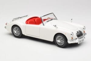 MGA Roadster Old English White Revell 1:18 08455 Metall — bild 6 av 8
