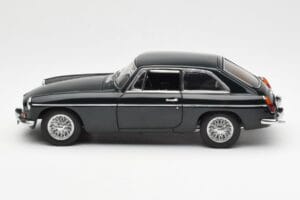 MGB GT Mk2 Coupe Racing Grön AUTOart 1:18 76602 Metall — bild 4 av 8