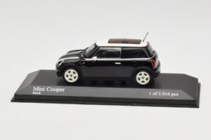 MINI Cooper R50 Svart Minichamps 1:43 431138101 Metall
