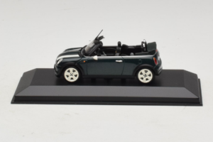 Mini Cooper Cabriolet Grön Med Vit Rand Minichamps 1:43 80420309093-R1 Metall