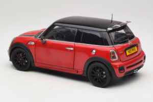 Mini Cooper John Cooper Works R56 Röd & Svart Kyosho 1:18 80430419909 Metall — bild 7 av 8