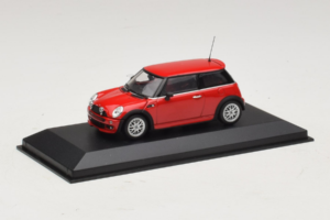 Mini Cooper One R50 Aero Röd Minichamps 1:43 431138272 Metall — bild 3 av 4