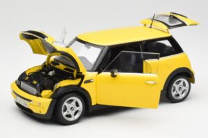 Mini Cooper One R50 Aerodynamikpaket Gul Kyosho 1:18 80430148553 Metall — bild 2 av 8