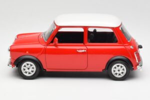 Mini Cooper Röd Bburago 1:18 3379 Metall — bild 4 av 8