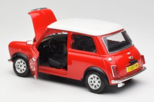 Mini Cooper Röd Bburago 1:18 3379 Metall — bild 5 av 8