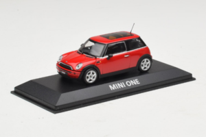 Mini Cooper Röd Minichamps 1:43 MINI010 Metall — bild 2 av 4